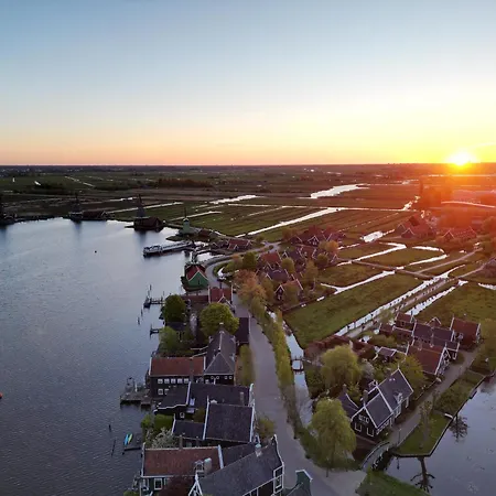 Hotel Boetiek Parel Aan De Zaan Near Zaanse Schans And Amsterdam Wormerveer