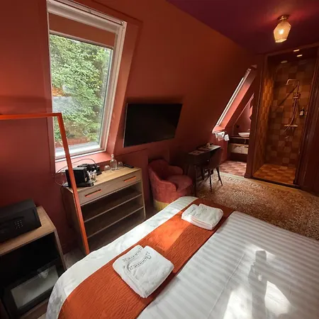 Hotel Boetiek Parel Aan De Zaan Near Zaanse Schans And Amsterdam Wormerveer